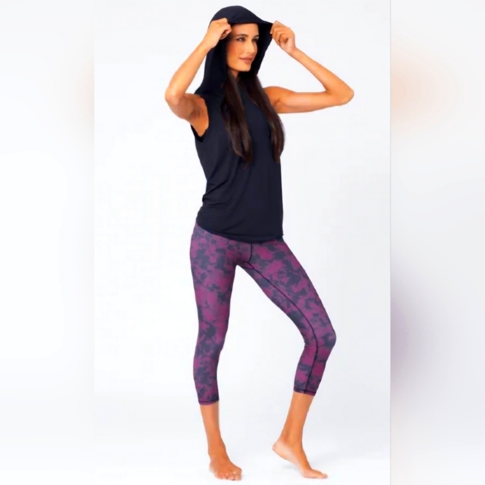 NWOT | Sol and Mane | Women's Alana Moon Tides Legging | Red/Black/Plum | Medium - Picture 7 of 14